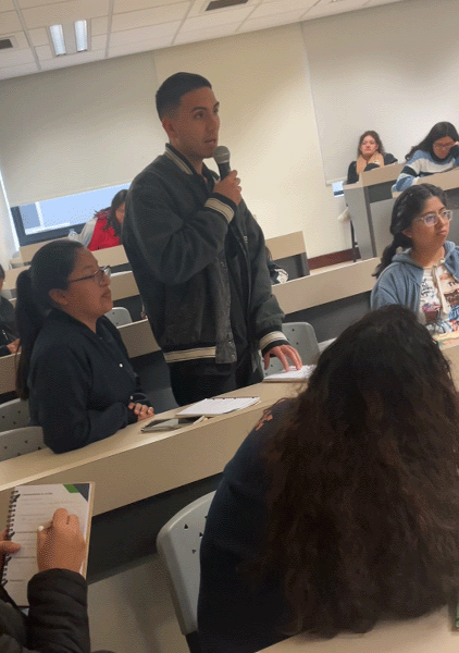 egresados-cayetano-programa-ferreycorp-expo-alumno