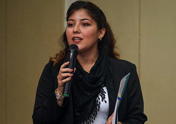 egresado-cayetano-nathaly-ames-exposicion