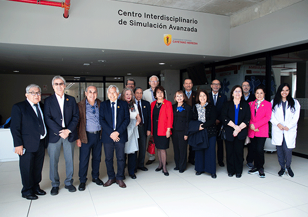 141025-2-egresados-cayetano