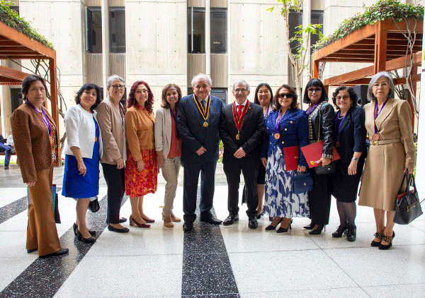 241025-3-egresados-cayetano